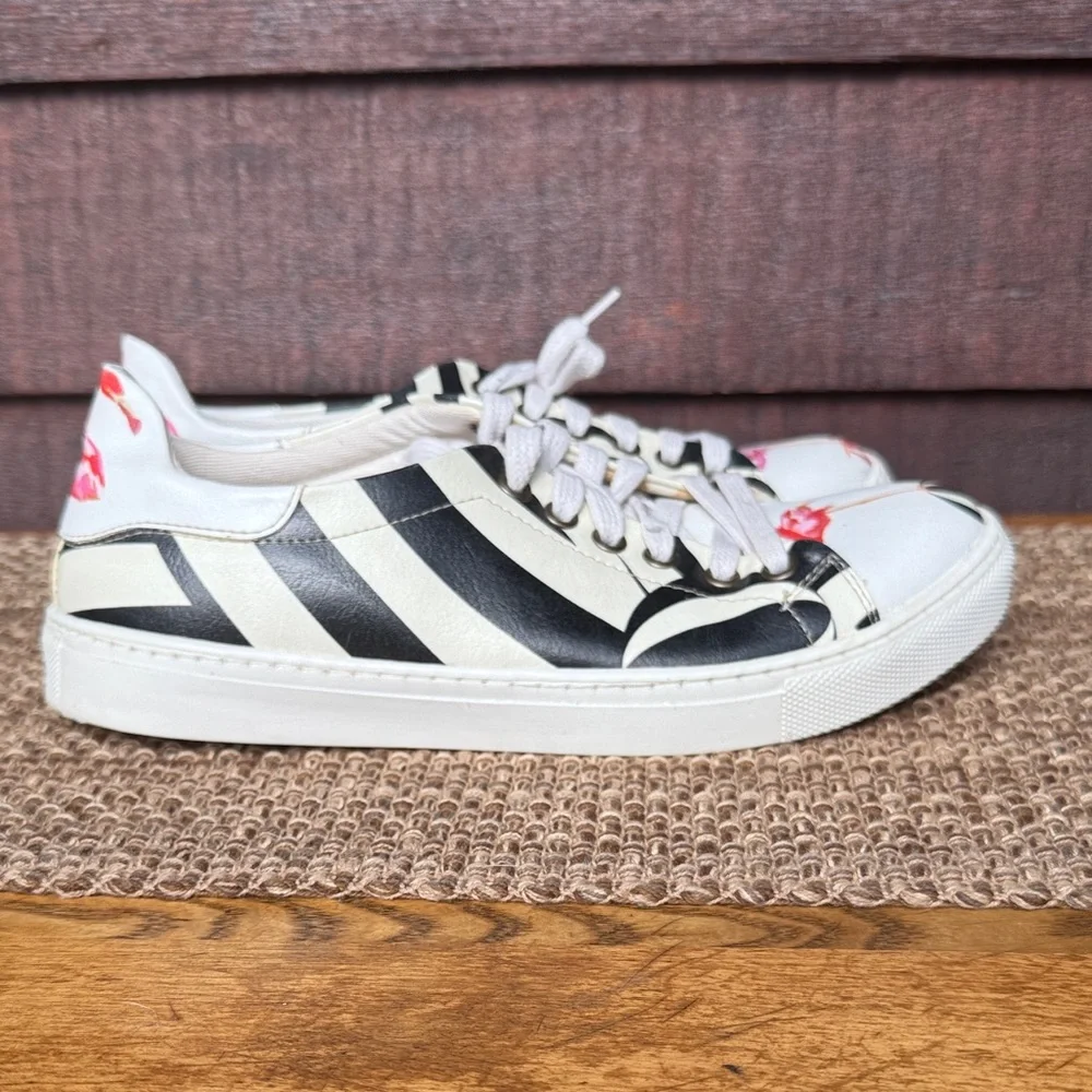 Women's Black and White Flamingo Neefs Sneakers size 39 8.5 made in Turkey